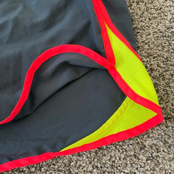 Women’s Under Armour, Semi-Fitted, Size Small, Blue Running Shorts - Picture 3 of 7